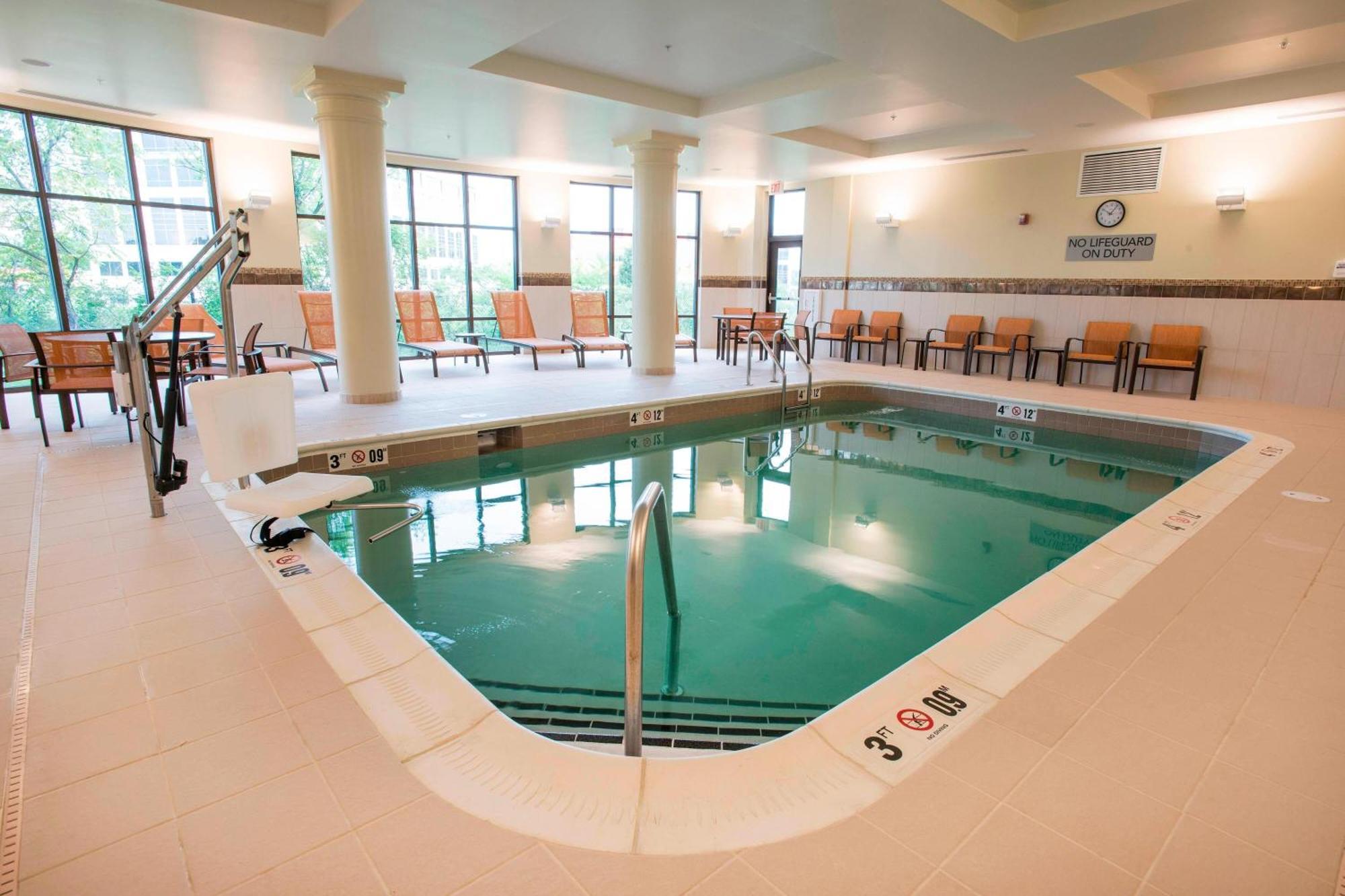 Courtyard By Marriott Cincinnati Midtown/Rookwood Exteriör bild